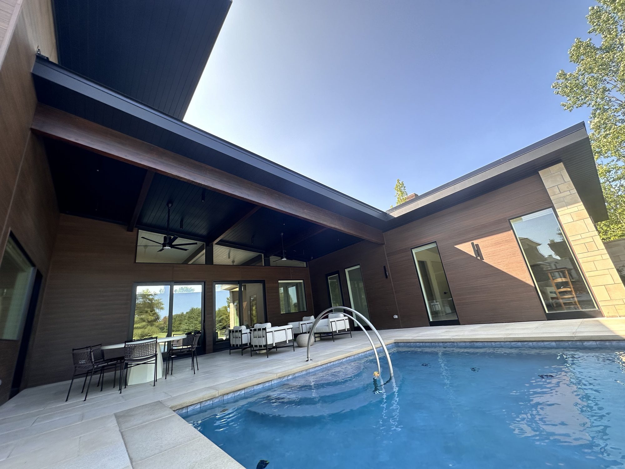 111 Idle Hour Residence — hero photograph